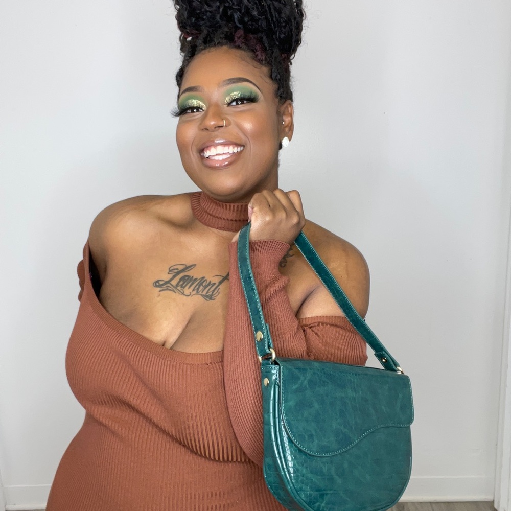 Sleek crossbody bag